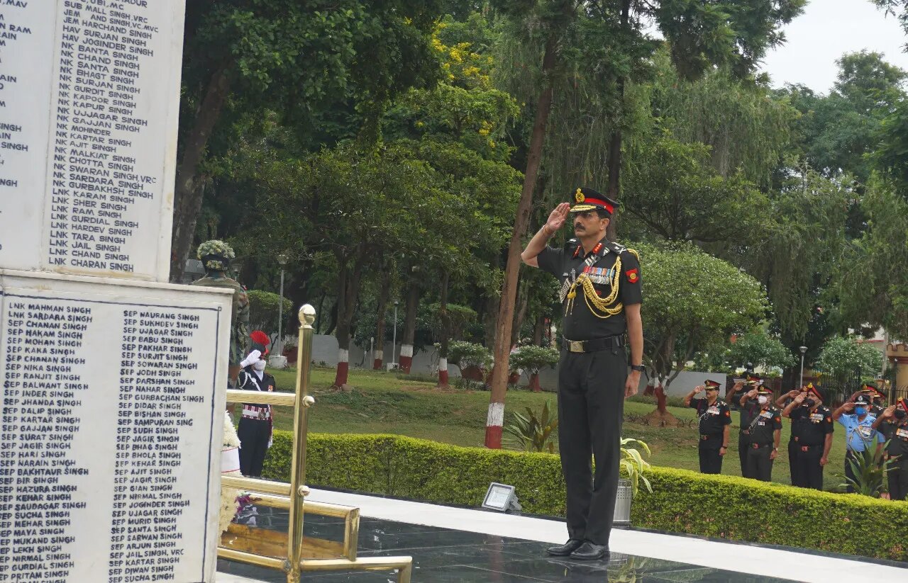 Lt. Gen. Devendra Sharma Is Now The Chief Of Staff For Western Command