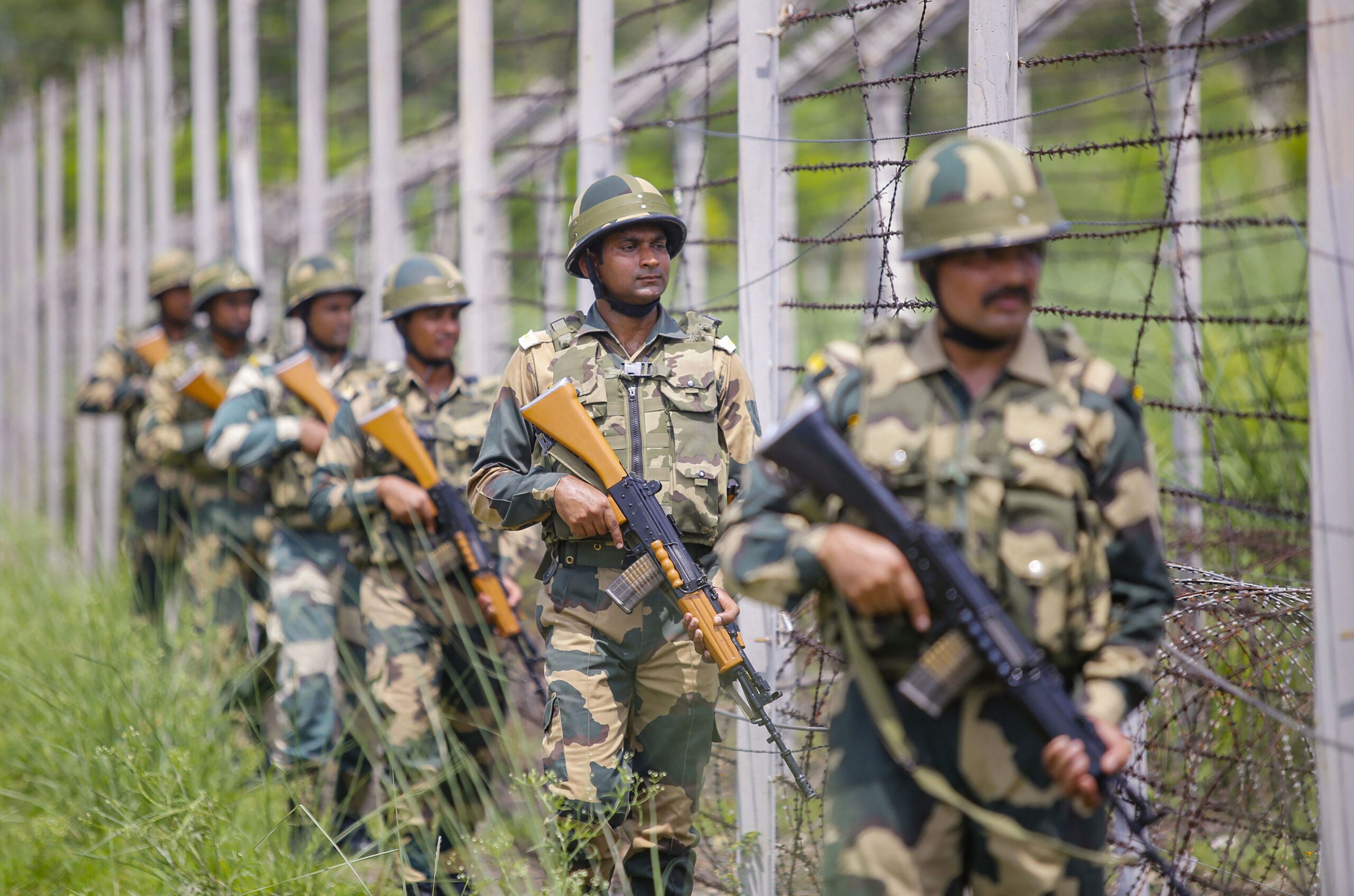 MHA Directs CAPFs To Implement BSF's 'Beehives On Border Fence' Model Countrywide