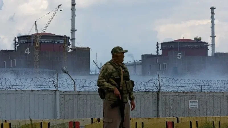 Russia Targets Starlink Stations in Ukraine Implications for Satellite Warfare