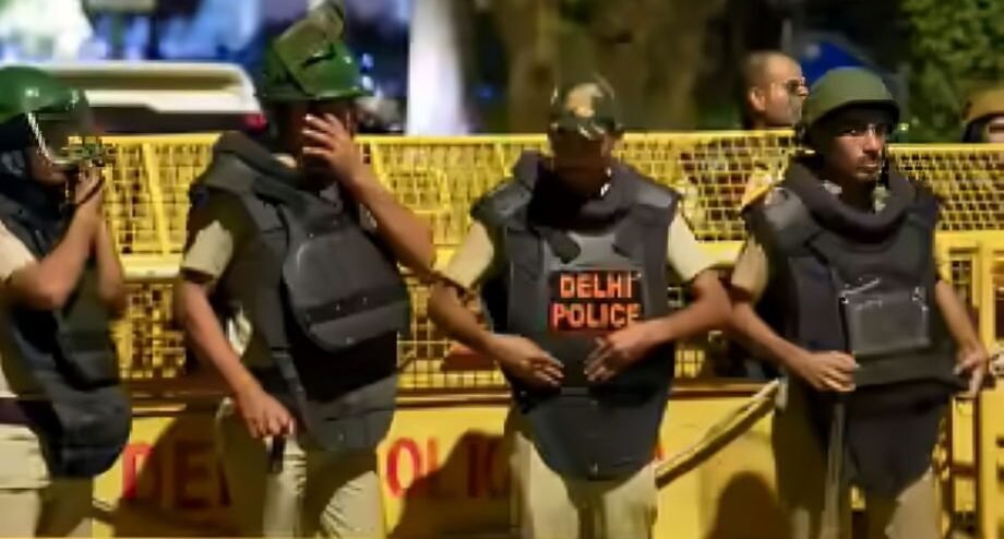 Delhi Police Issues Notices to Social Media Platforms Over Jantar Mantar Protest Posts