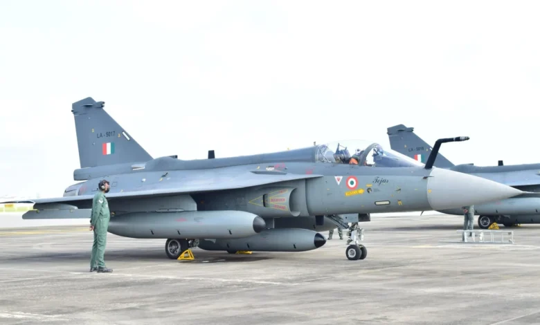 HAL Tejas MK-1A Demonstrates Mid-Board Drop Tanks for Enhanced Combat Range