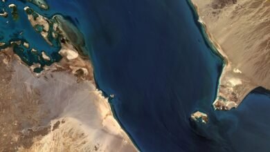 Yemen Conflict Intensifies as Houthis Battle Saudi-Backed Forces Near Red Sea Gateway